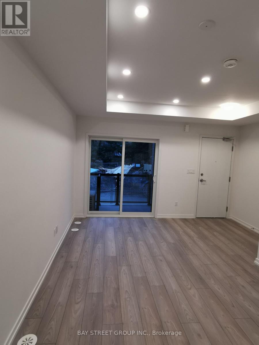 10 - 26 Lytham Green Circle, Newmarket, Ontario  L3Y 0H5 - Photo 2 - N12691908