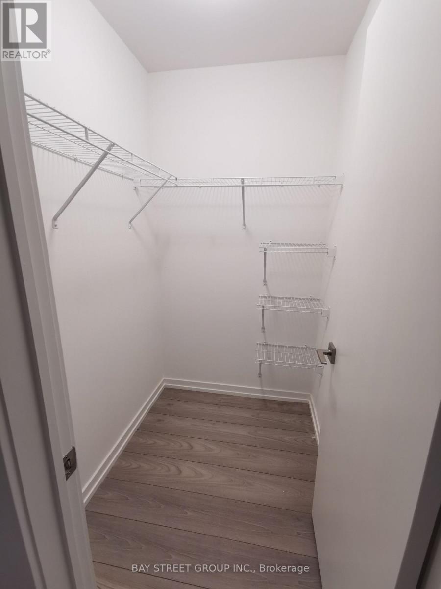 10 - 26 Lytham Green Circle, Newmarket, Ontario  L3Y 0H5 - Photo 9 - N12691908