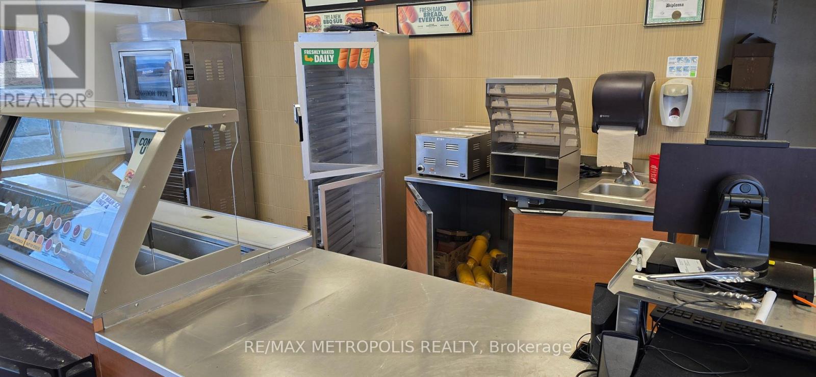 A - 10 Main Street, Wasaga Beach, Ontario  L9Z 2K3 - Photo 8 - S12691890