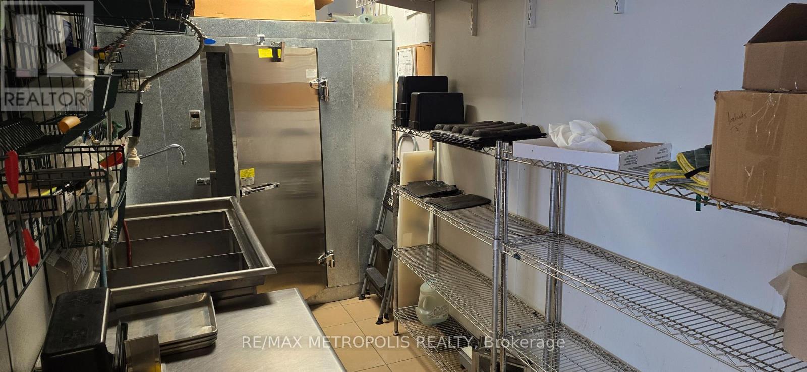 A - 10 Main Street, Wasaga Beach, Ontario  L9Z 2K3 - Photo 9 - S12691890