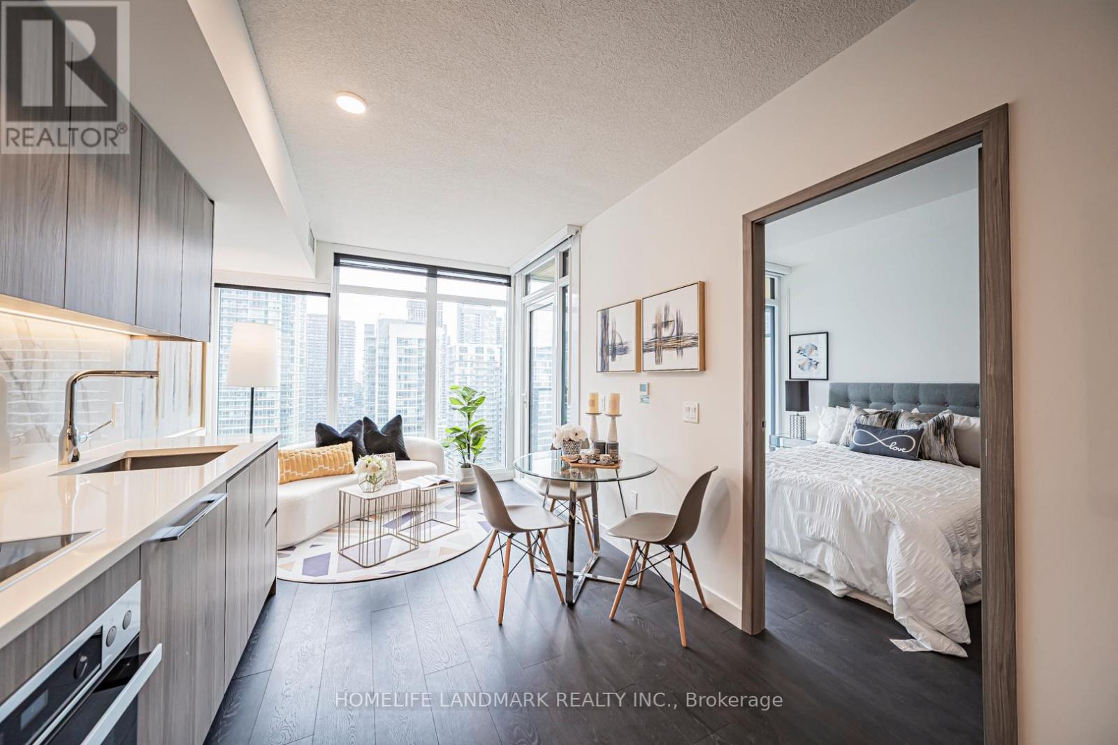 2315 - 1 Concord Cityplace Way, Toronto, Ontario  M5V 0X3 - Photo 22 - C12596426