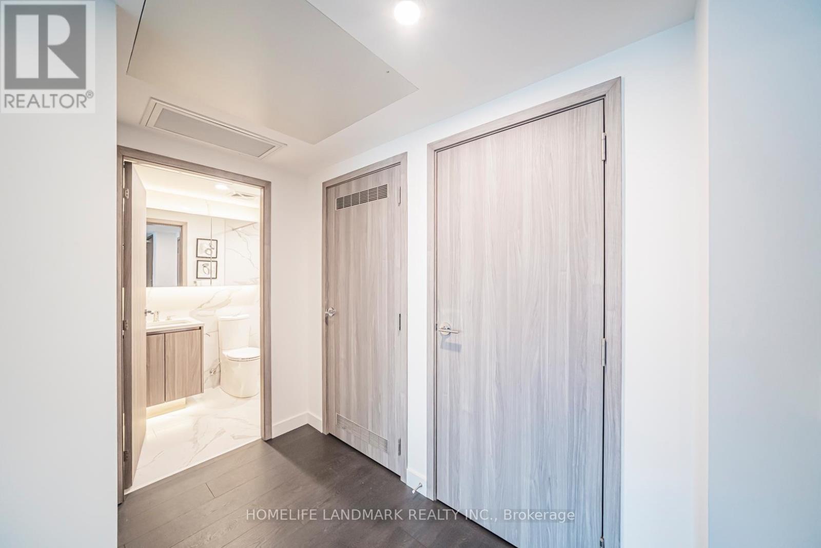 2315 - 1 Concord Cityplace Way, Toronto, Ontario  M5V 0X3 - Photo 28 - C12596426