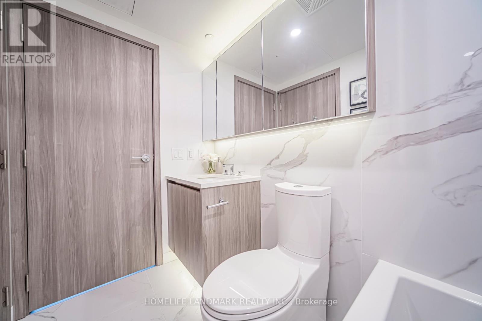 2315 - 1 Concord Cityplace Way, Toronto, Ontario  M5V 0X3 - Photo 41 - C12596426