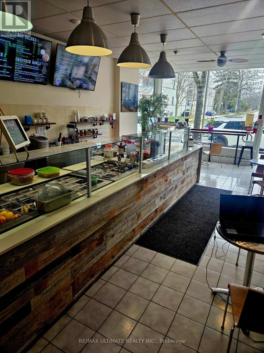 215 Lakeshore Road E, Mississauga, Ontario  L5G 1G5 - Photo 2 - W12366789