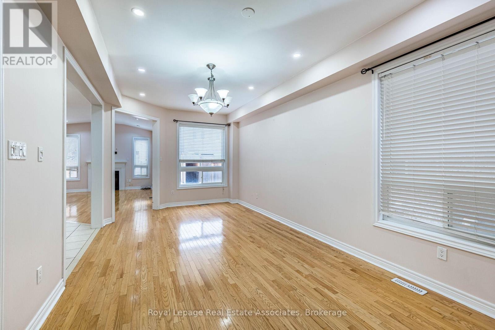 116 Everingham Circle, Brampton, Ontario  L6R 0R9 - Photo 6 - W12687882