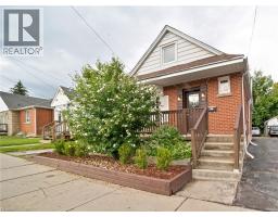 82 WHITNEY Avenue, Hamilton, Ontario