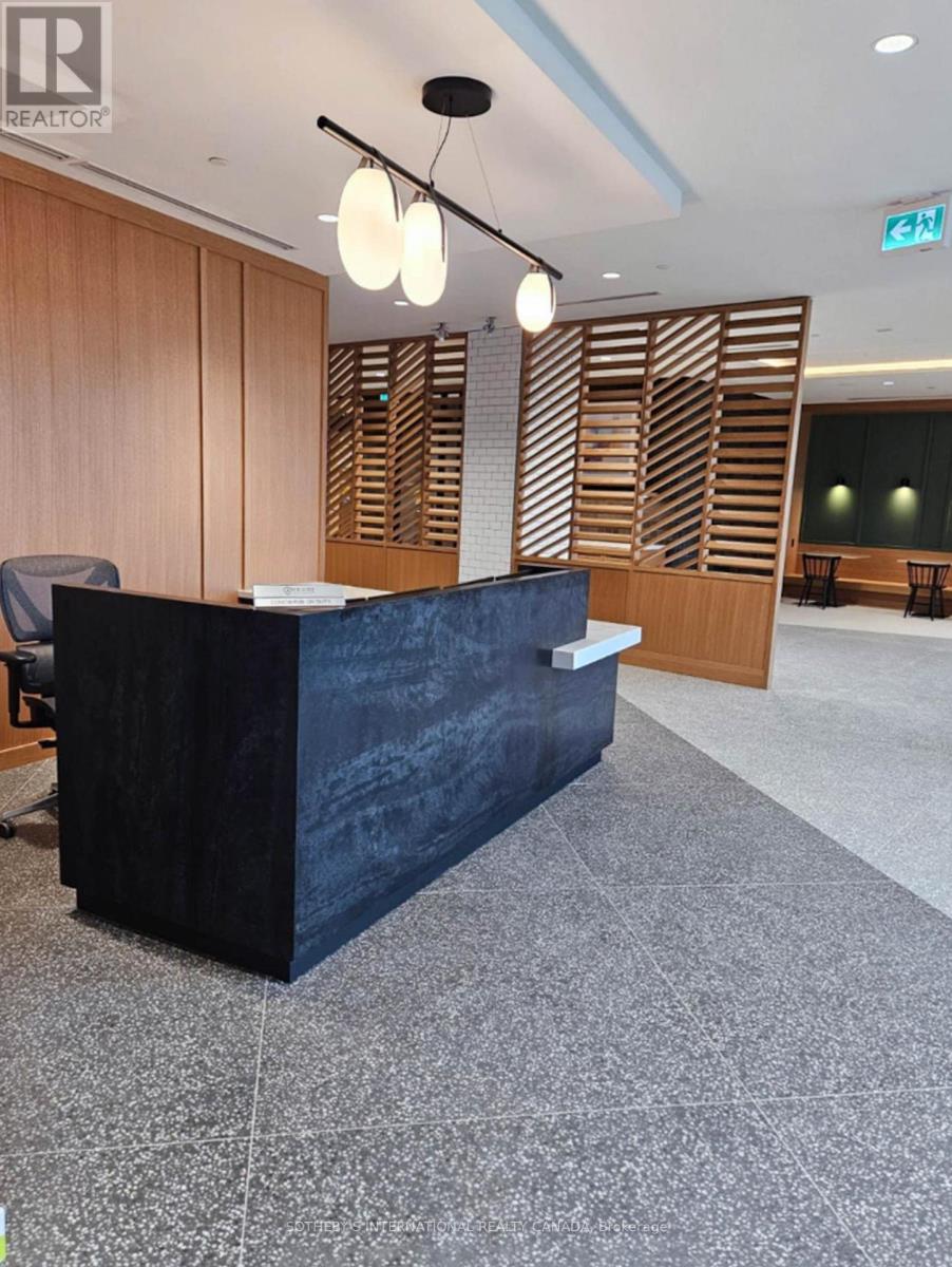 2495 Eglinton Avenue, Mississauga (Central Erin Mills), Ontario  L5M 2V8 - Photo 11 - W12691880