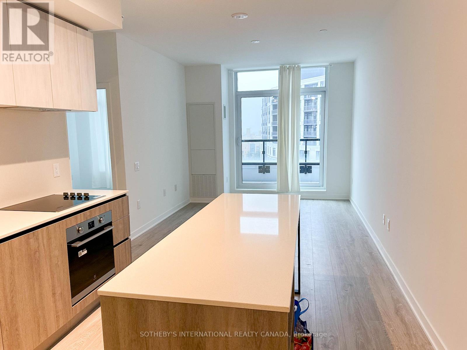 2495 Eglinton Avenue, Mississauga (Central Erin Mills), Ontario  L5M 2V8 - Photo 2 - W12691880