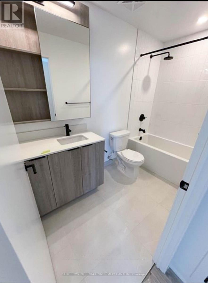 2495 Eglinton Avenue, Mississauga (Central Erin Mills), Ontario  L5M 2V8 - Photo 7 - W12691880