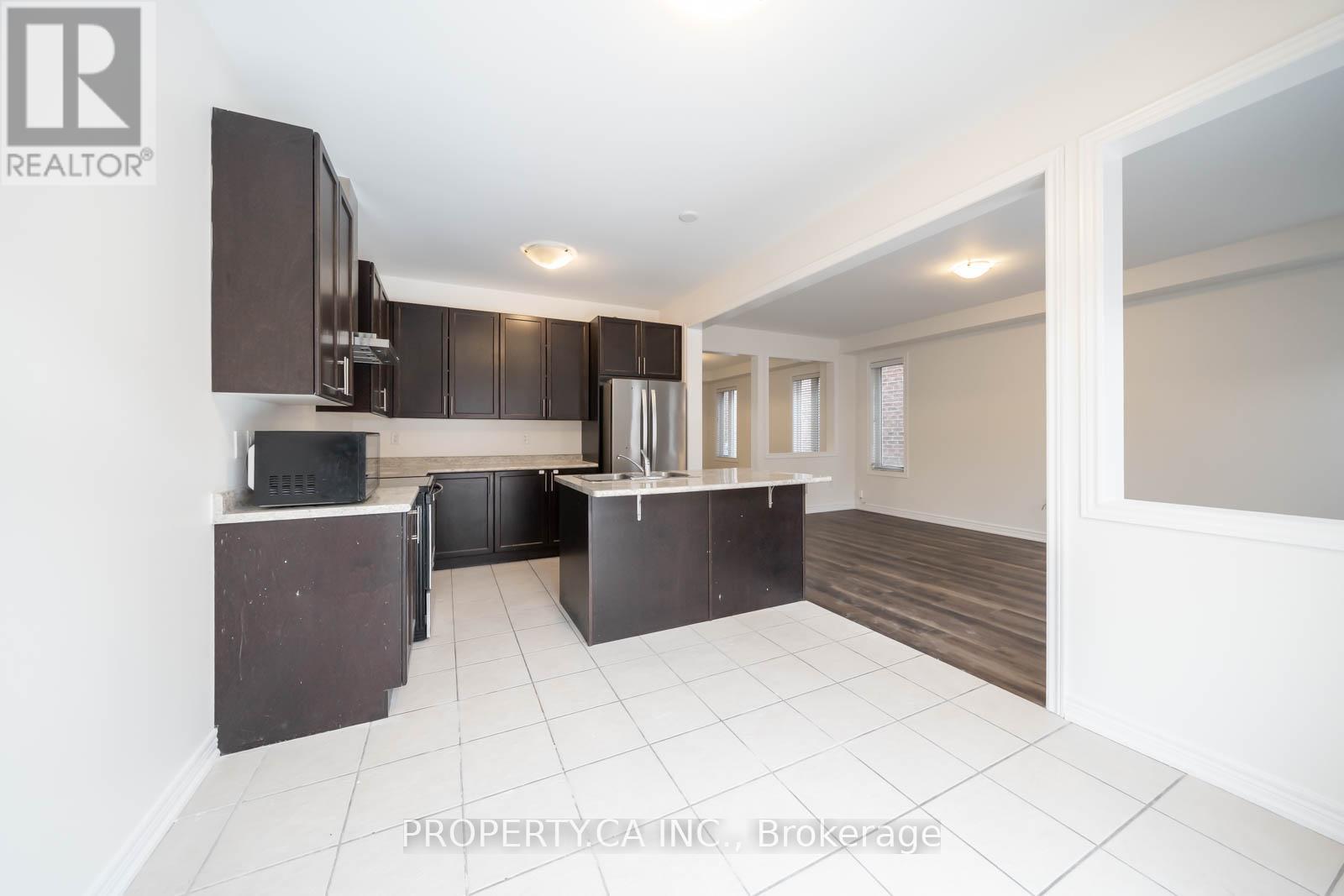 Upper - 8 Cavesson Road, Brampton (Northwest Brampton), Ontario  L7A 4E3 - Photo 10 - W12691906