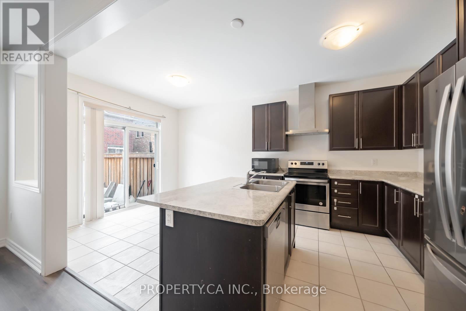 Upper - 8 Cavesson Road, Brampton (Northwest Brampton), Ontario  L7A 4E3 - Photo 8 - W12691906