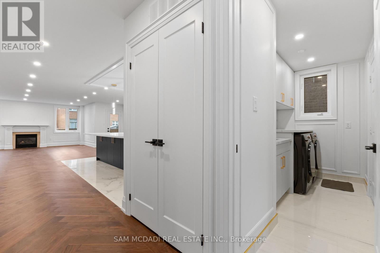 5180 Littlebend Drive, Mississauga, Ontario  L5M 8B6 - Photo 12 - W12691910