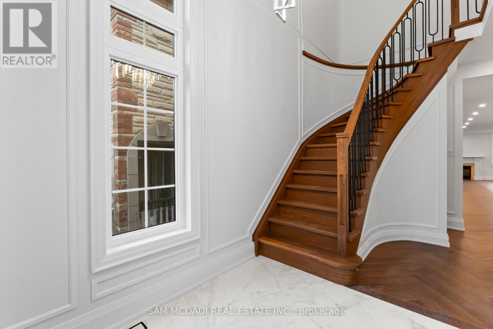 5180 Littlebend Drive, Mississauga, Ontario  L5M 8B6 - Photo 16 - W12691910