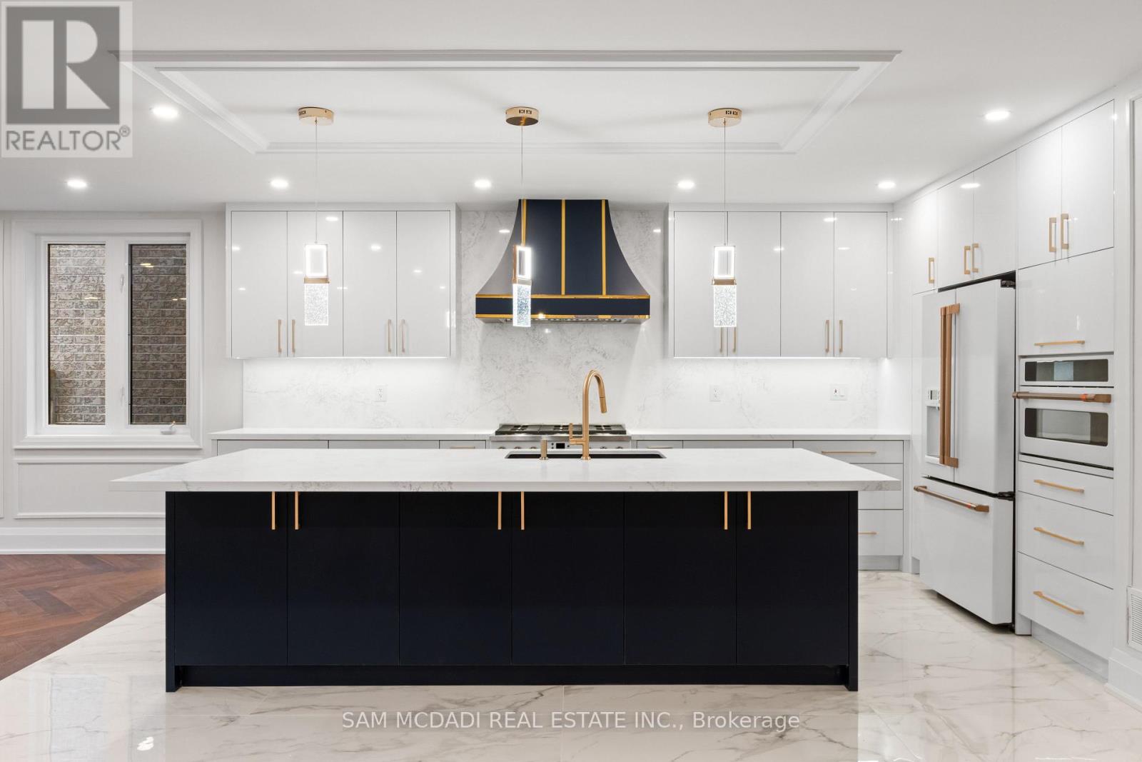 5180 Littlebend Drive, Mississauga, Ontario  L5M 8B6 - Photo 6 - W12691910