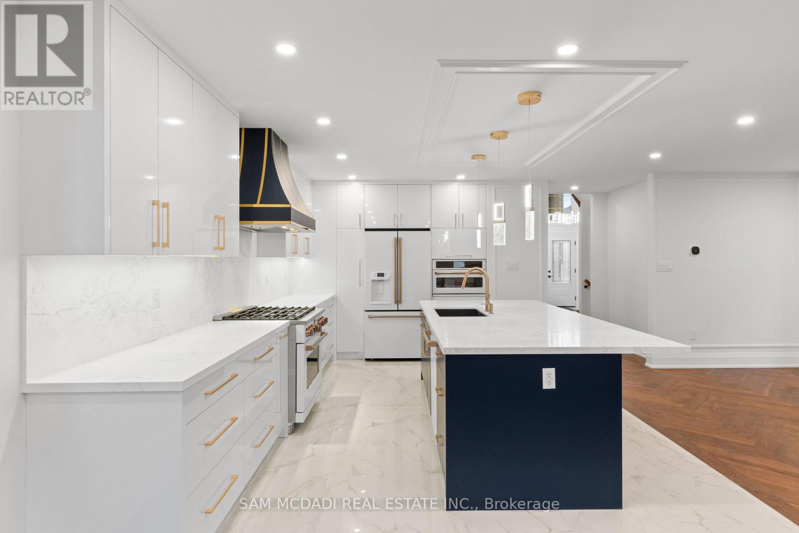 5180 Littlebend Drive, Mississauga, Ontario  L5M 8B6 - Photo 8 - W12691910