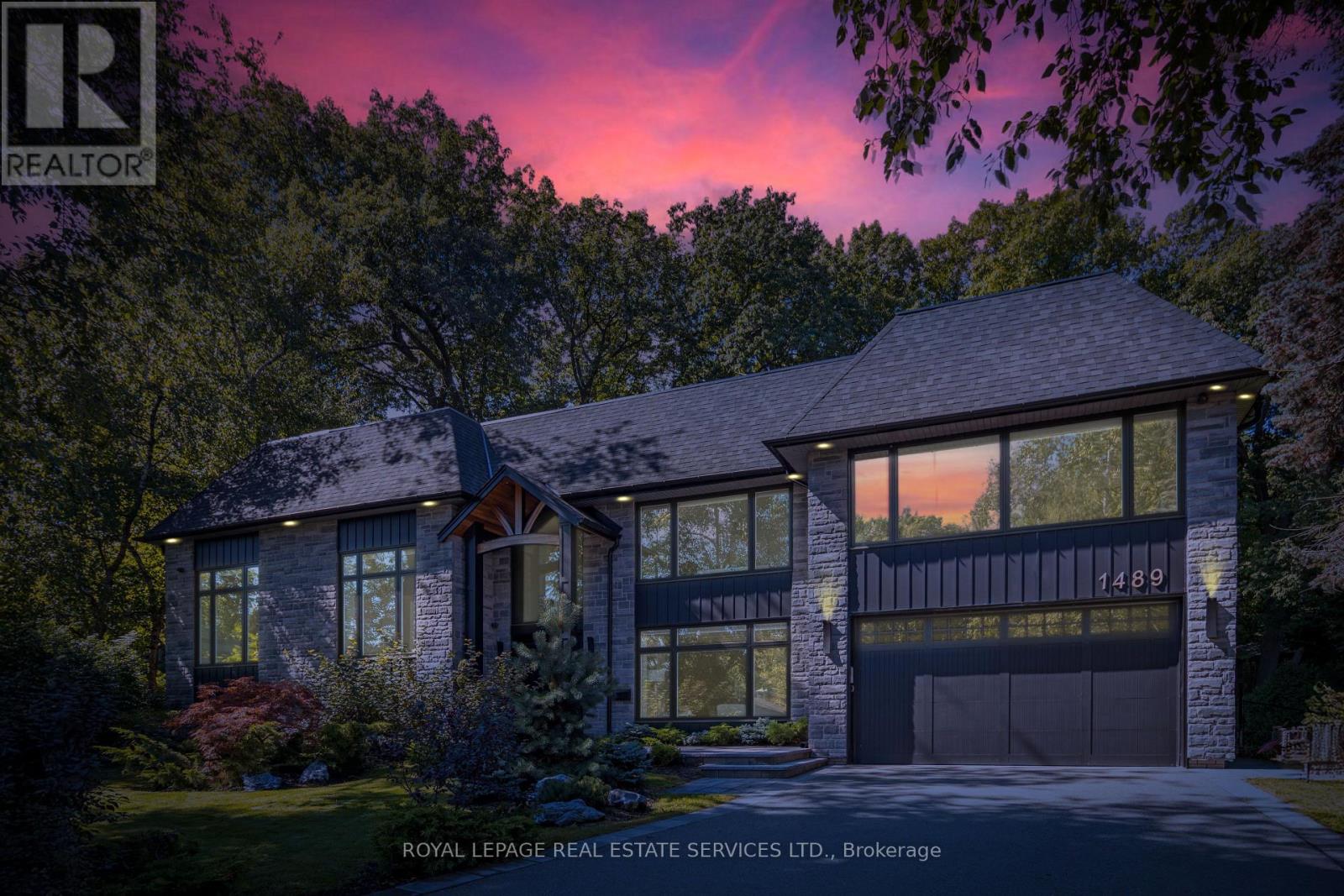 1489 Rogerswood Court, Mississauga, Ontario  L5J 1R7 - Photo 2 - W12691962