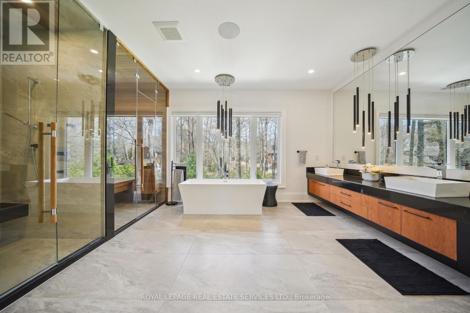 1489 Rogerswood Court, Mississauga, Ontario  L5J 1R7 - Photo 23 - W12691962