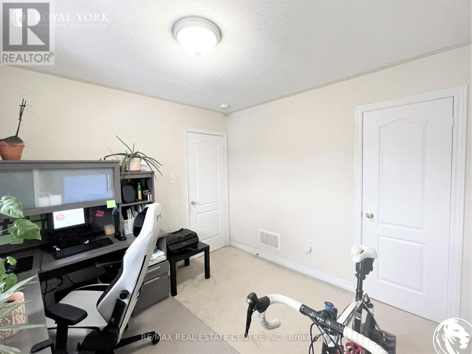 21 Hibiscus Court, Brampton, Ontario  L6R 0K6 - Photo 10 - W12692018