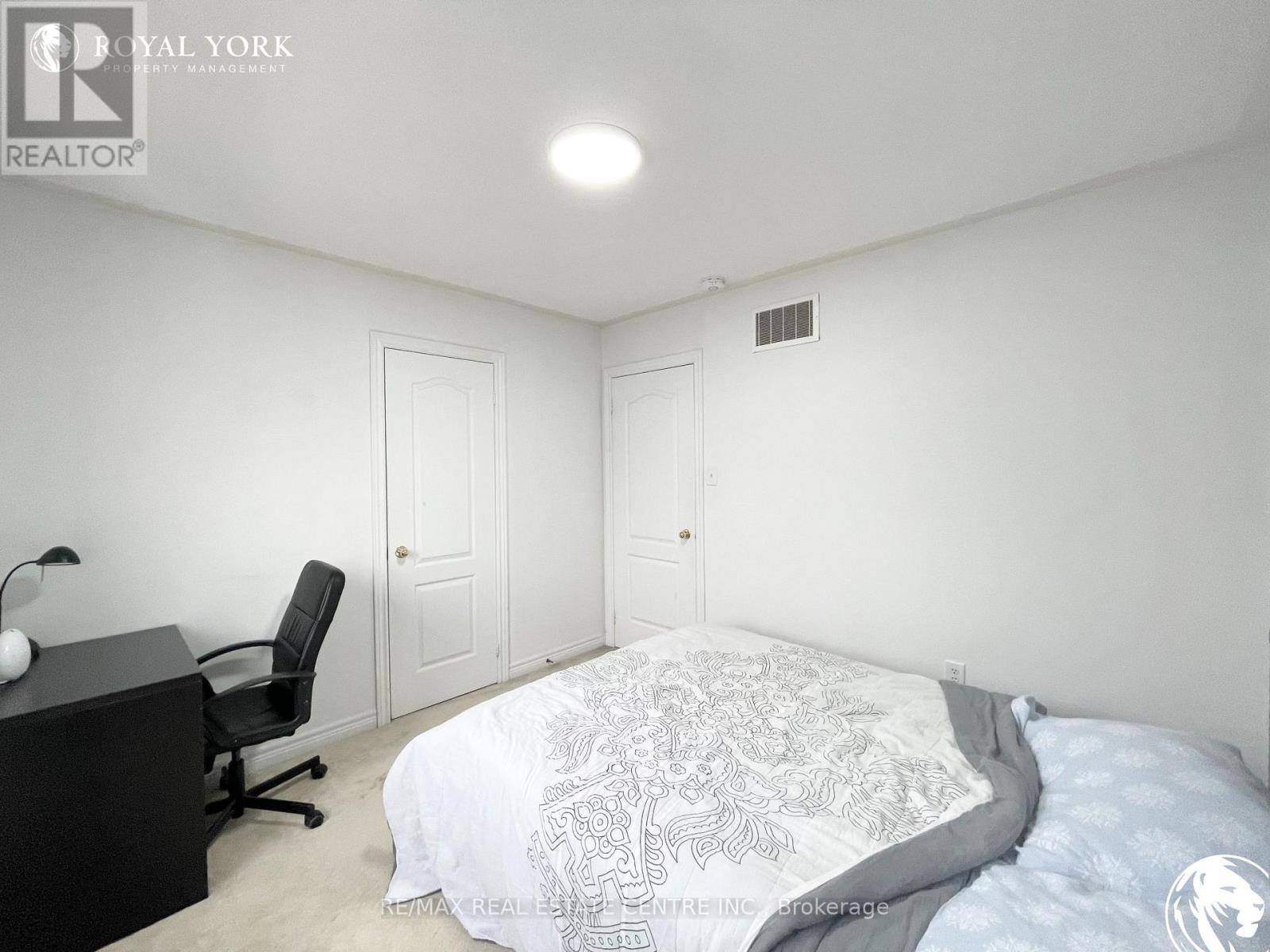 21 Hibiscus Court, Brampton, Ontario  L6R 0K6 - Photo 15 - W12692018