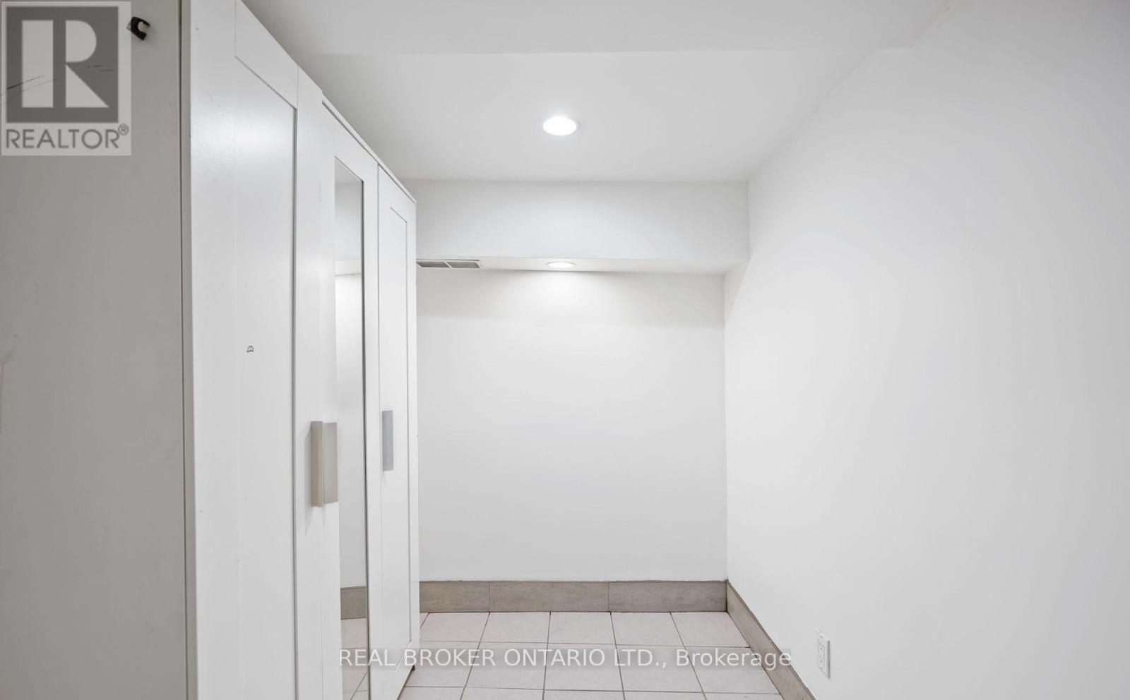 Bsmt - 124 Hallam Street, Toronto, Ontario  M6H 1X1 - Photo 2 - W12692020