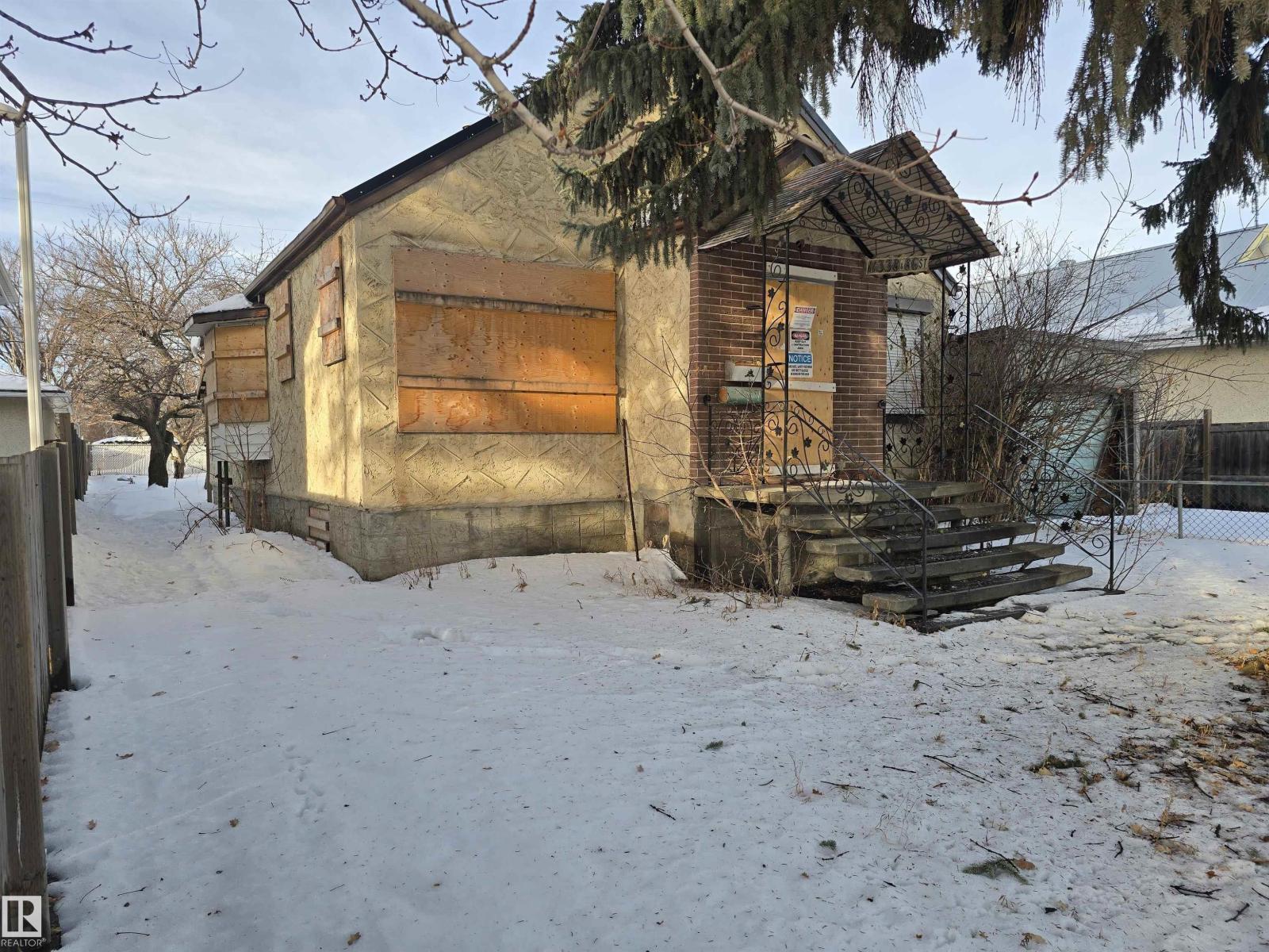 11338 86 St Nw, Edmonton, Alberta  T5B 3J1 - Photo 4 - E4469859