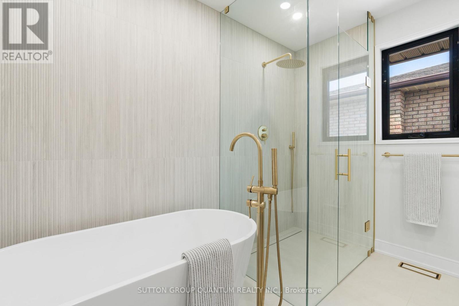 17 Clearview Drive, Hamilton, Ontario  L8K 4Y4 - Photo 21 - X12691884