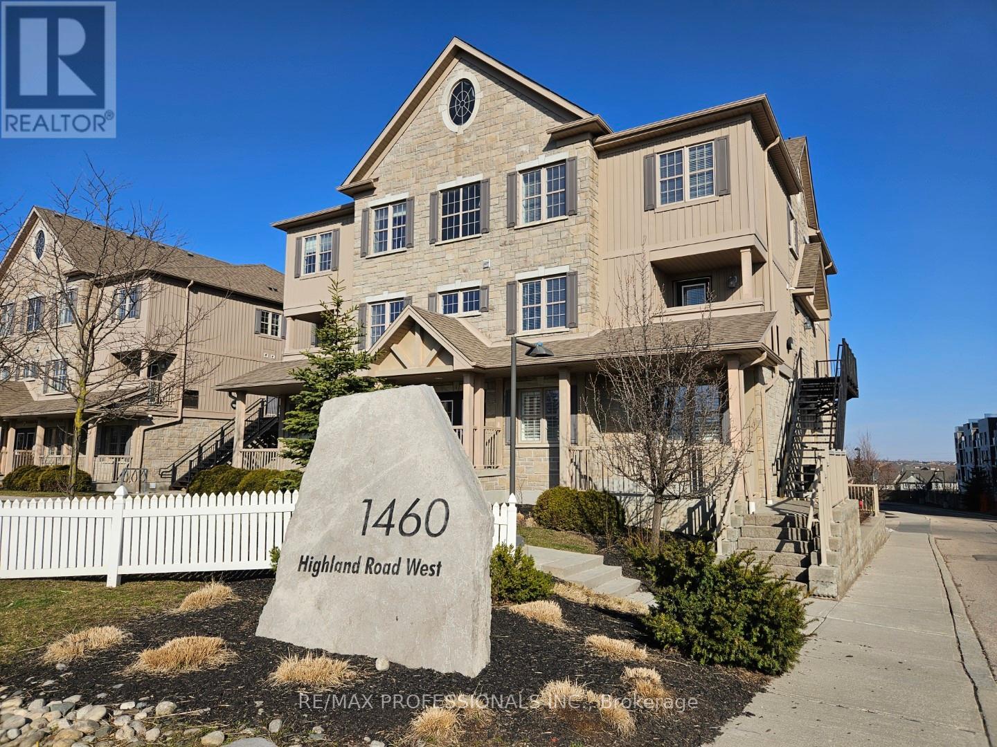 1F - 1460 HIGHLAND ROAD, Kitchener, Ontario