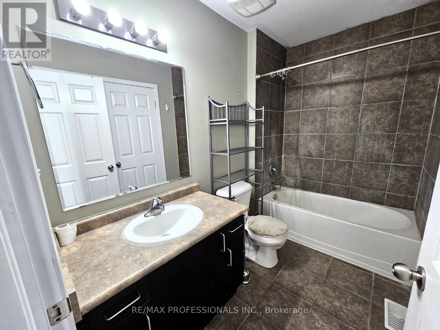 1f - 1460 Highland Road, Kitchener, Ontario  N2N 0B7 - Photo 12 - X12691930