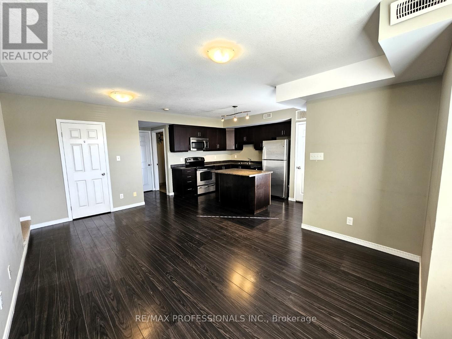 1f - 1460 Highland Road, Kitchener, Ontario  N2N 0B7 - Photo 3 - X12691930