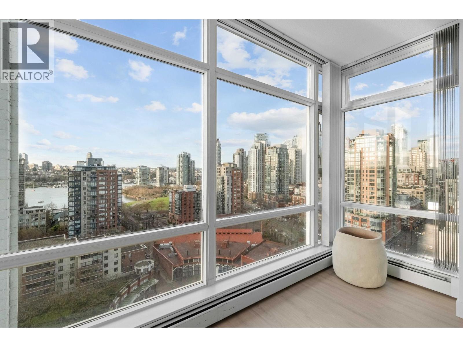 Listing Picture 8 of 32 : 2106 1199 MARINASIDE CRESCENT, Vancouver / 溫哥華 - 魯藝地產 Yvonne Lu Group - MLS Medallion Club Member