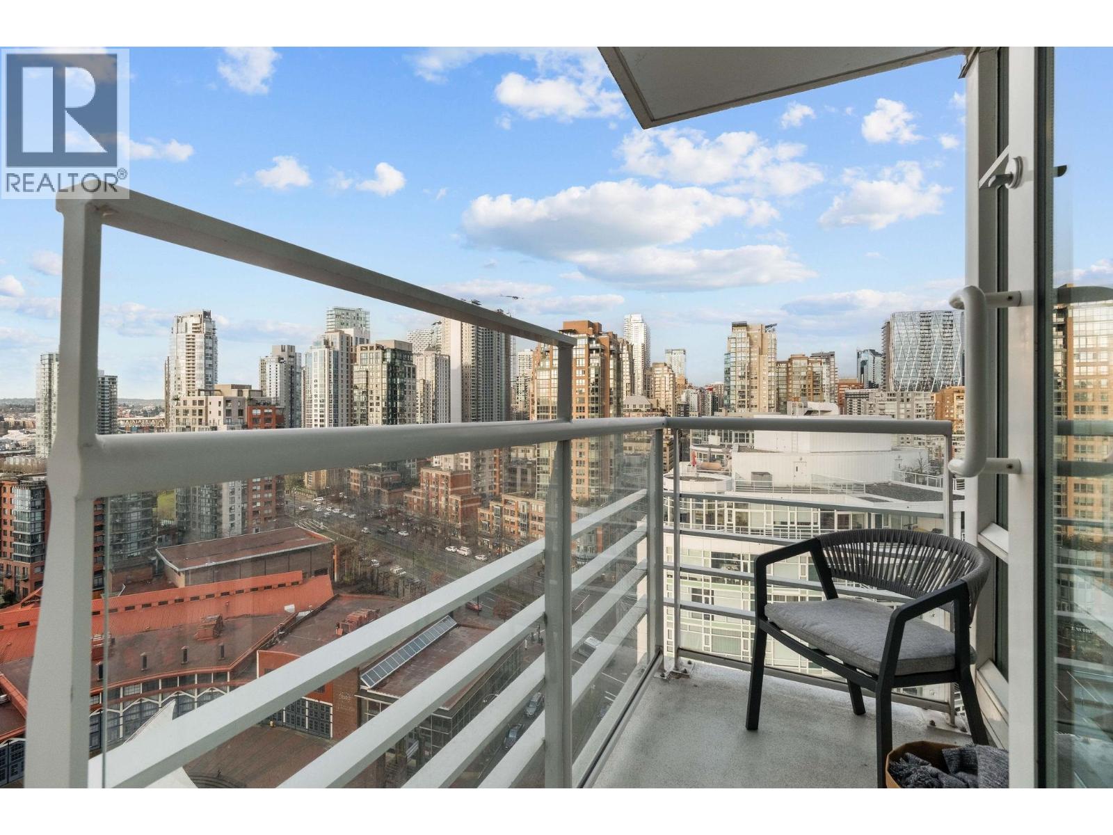 Listing Picture 20 of 32 : 2106 1199 MARINASIDE CRESCENT, Vancouver / 溫哥華 - 魯藝地產 Yvonne Lu Group - MLS Medallion Club Member