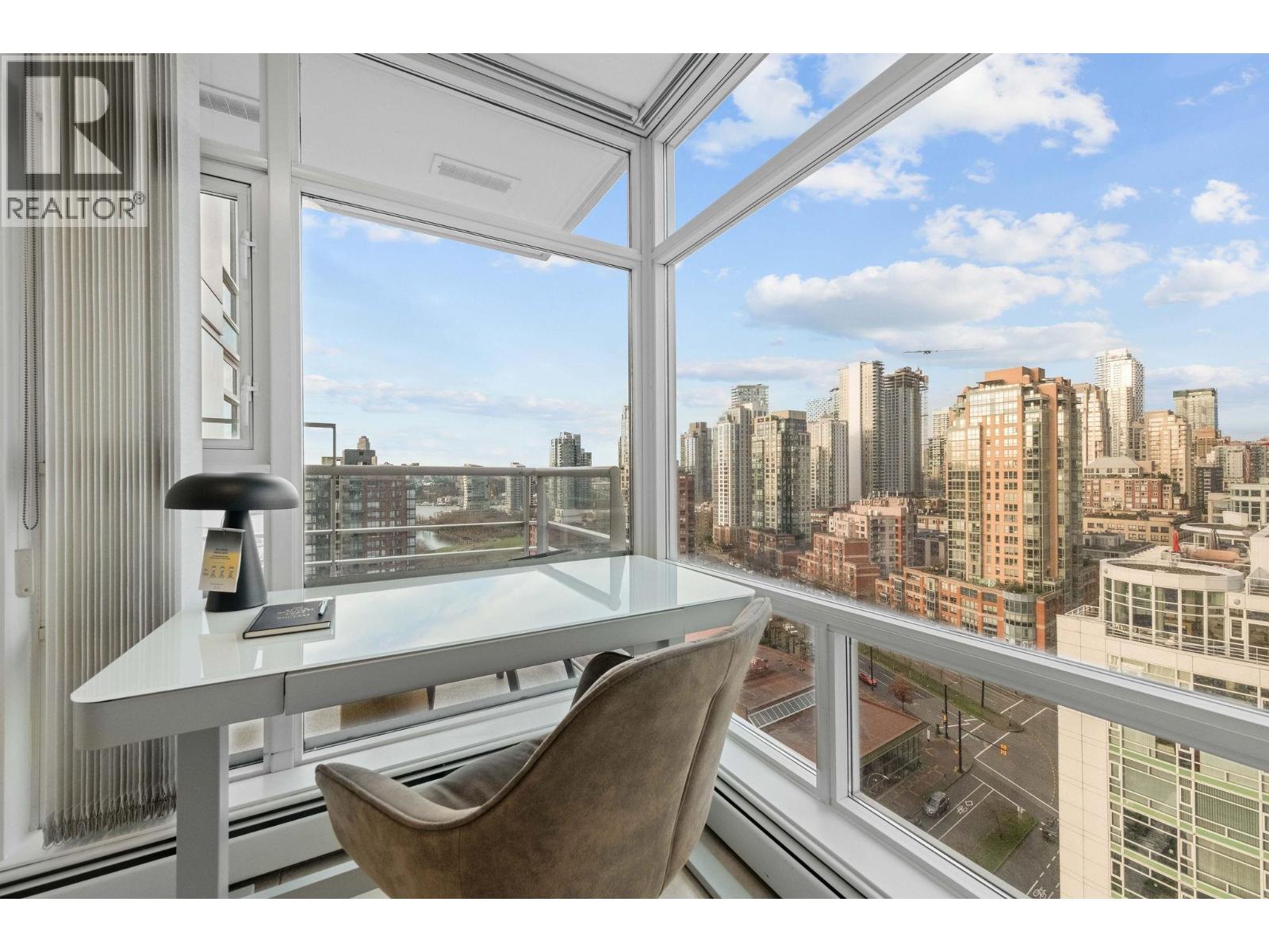 Listing Picture 19 of 32 : 2106 1199 MARINASIDE CRESCENT, Vancouver / 溫哥華 - 魯藝地產 Yvonne Lu Group - MLS Medallion Club Member