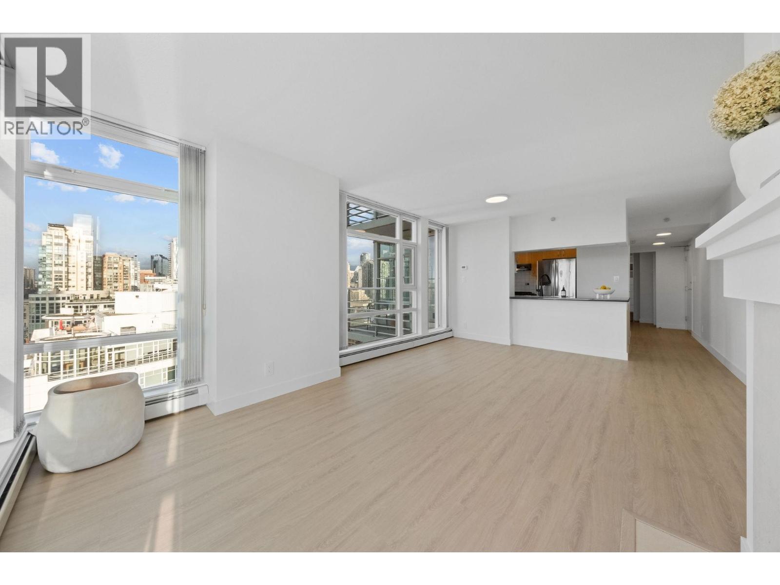 Listing Picture 11 of 32 : 2106 1199 MARINASIDE CRESCENT, Vancouver / 溫哥華 - 魯藝地產 Yvonne Lu Group - MLS Medallion Club Member