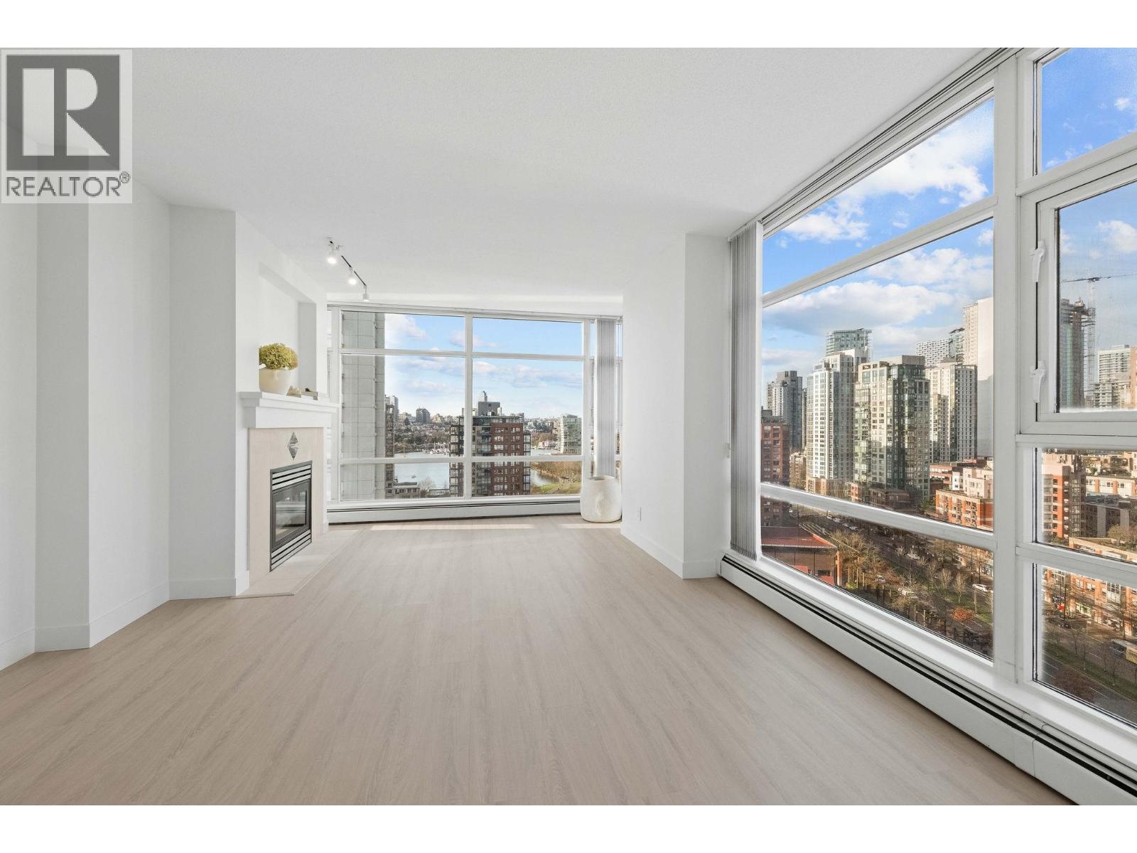 Listing Picture 5 of 32 : 2106 1199 MARINASIDE CRESCENT, Vancouver / 溫哥華 - 魯藝地產 Yvonne Lu Group - MLS Medallion Club Member