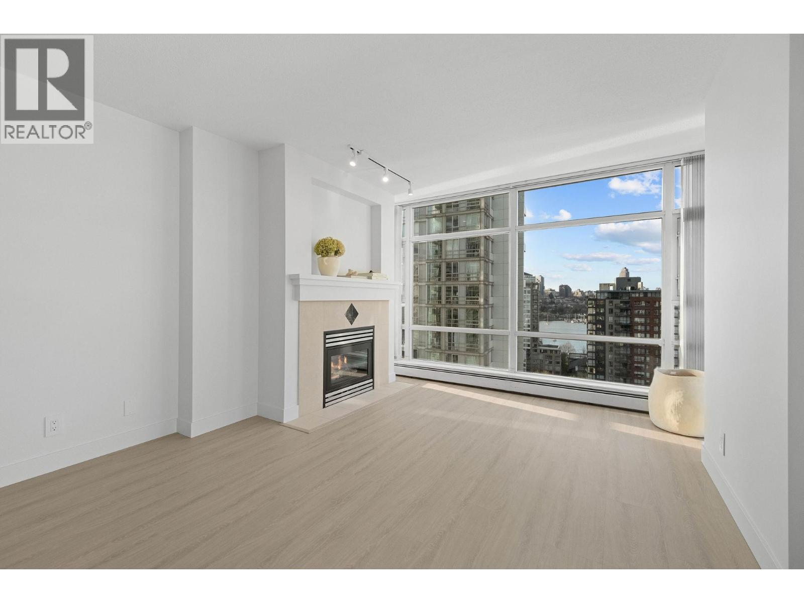 Listing Picture 9 of 32 : 2106 1199 MARINASIDE CRESCENT, Vancouver / 溫哥華 - 魯藝地產 Yvonne Lu Group - MLS Medallion Club Member