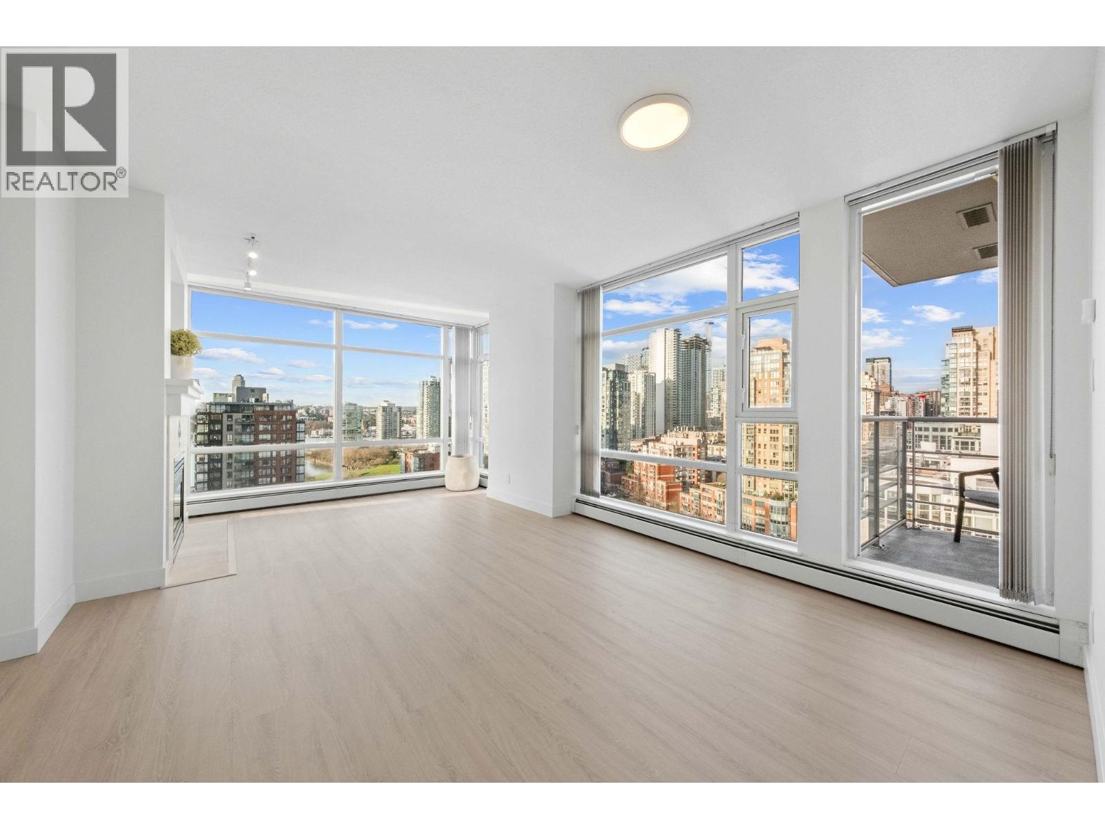 Listing Picture 4 of 32 : 2106 1199 MARINASIDE CRESCENT, Vancouver / 溫哥華 - 魯藝地產 Yvonne Lu Group - MLS Medallion Club Member