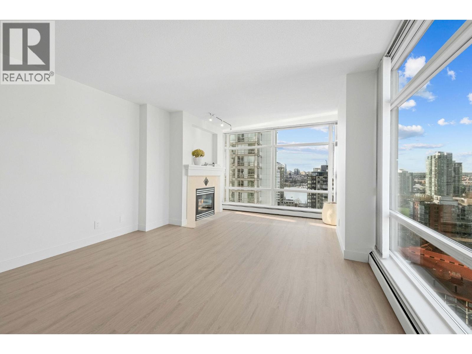 Listing Picture 10 of 32 : 2106 1199 MARINASIDE CRESCENT, Vancouver / 溫哥華 - 魯藝地產 Yvonne Lu Group - MLS Medallion Club Member