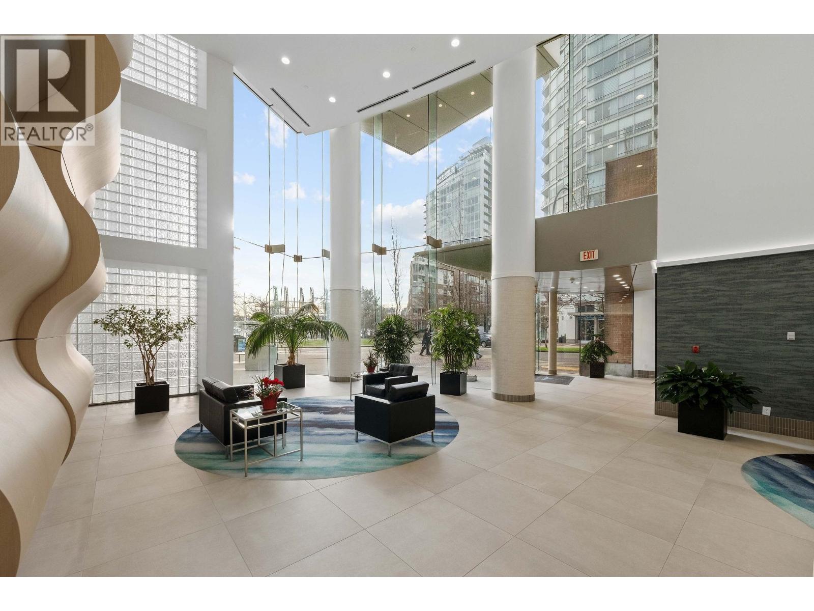 Listing Picture 30 of 32 : 2106 1199 MARINASIDE CRESCENT, Vancouver / 溫哥華 - 魯藝地產 Yvonne Lu Group - MLS Medallion Club Member