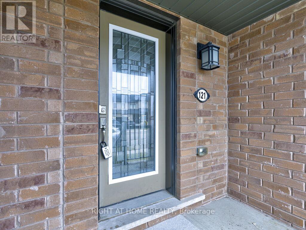 121 Scarletwood Street, Hamilton, Ontario  L8J 0K8 - Photo 3 - X12688118