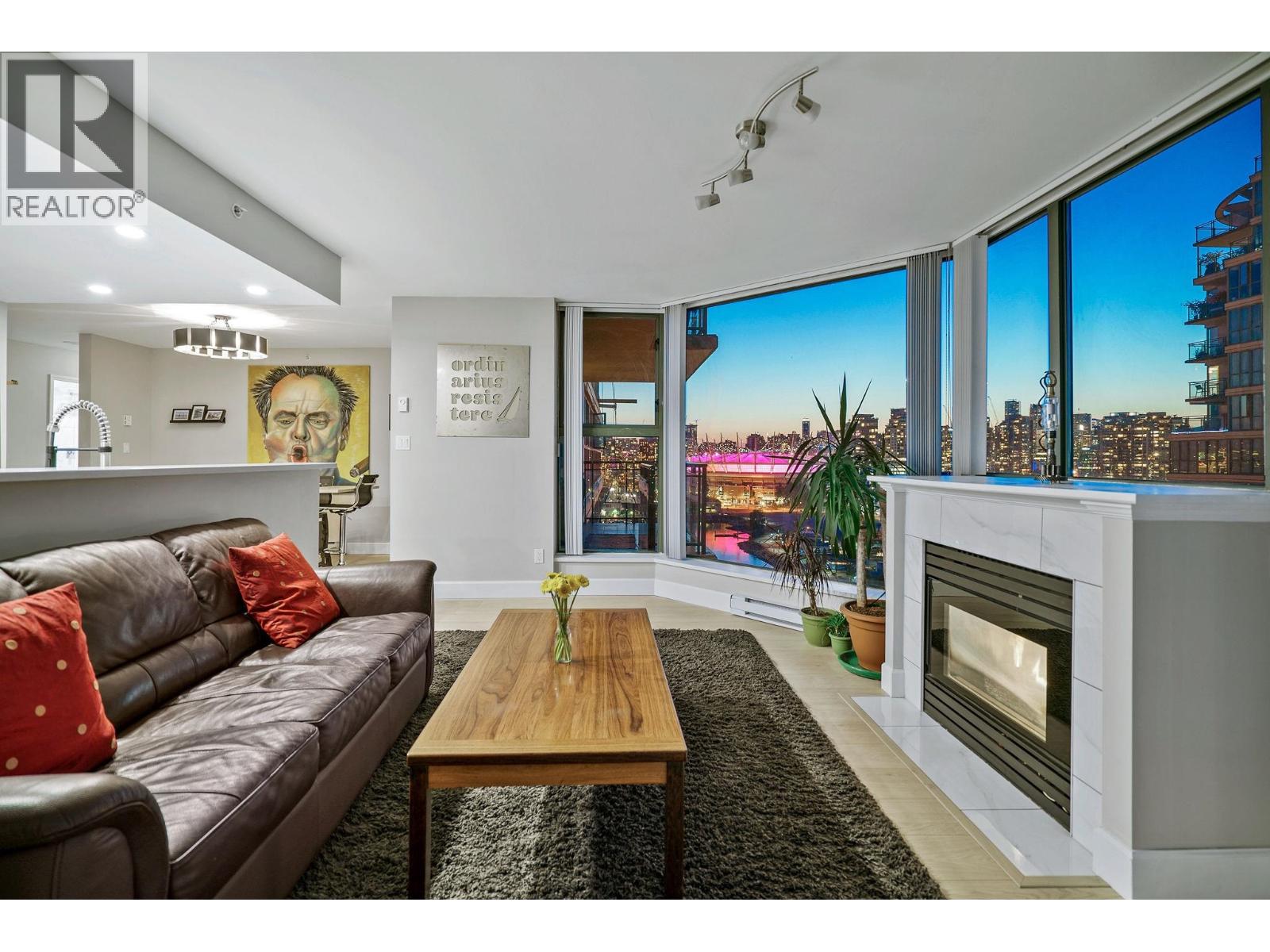 2001 1128 Quebec Street, Vancouver, British Columbia  V6A 4E1 - Photo 2 - R3078953