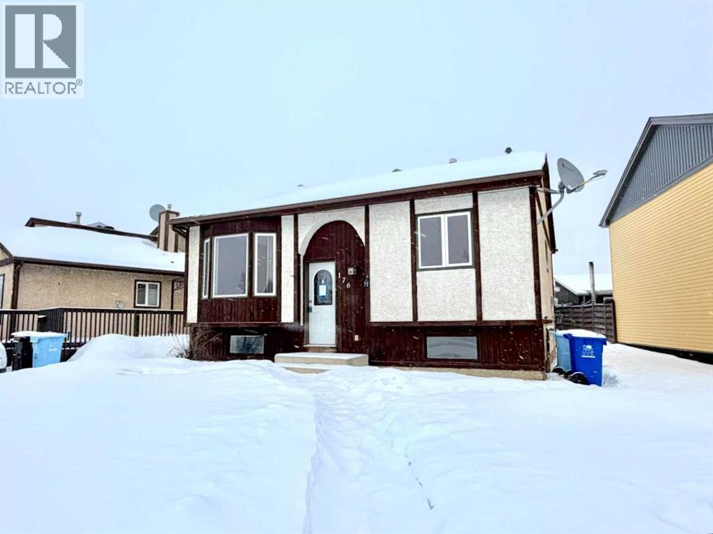 176 Fullerton Drive, Fort Mcmurray, Alberta  T9K 1P8 - Photo 1 - A2214544
