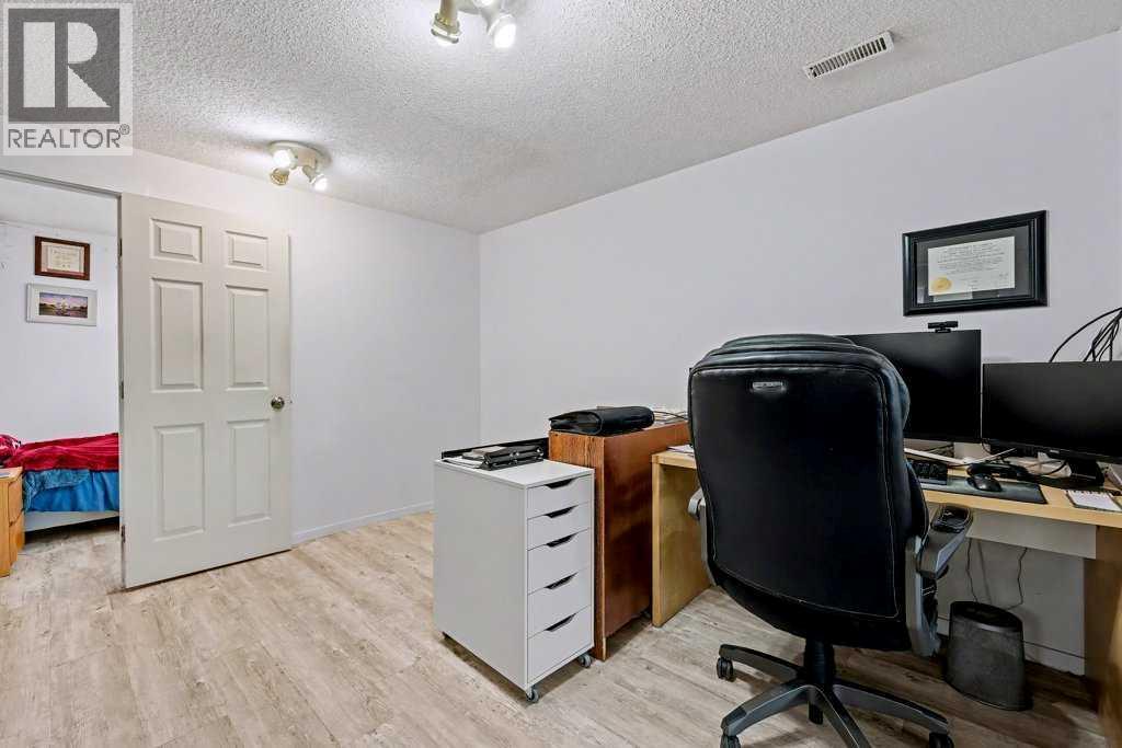 29 Erin Green Way Se, Calgary, Alberta  T2B 3C2 - Photo 24 - A2278541