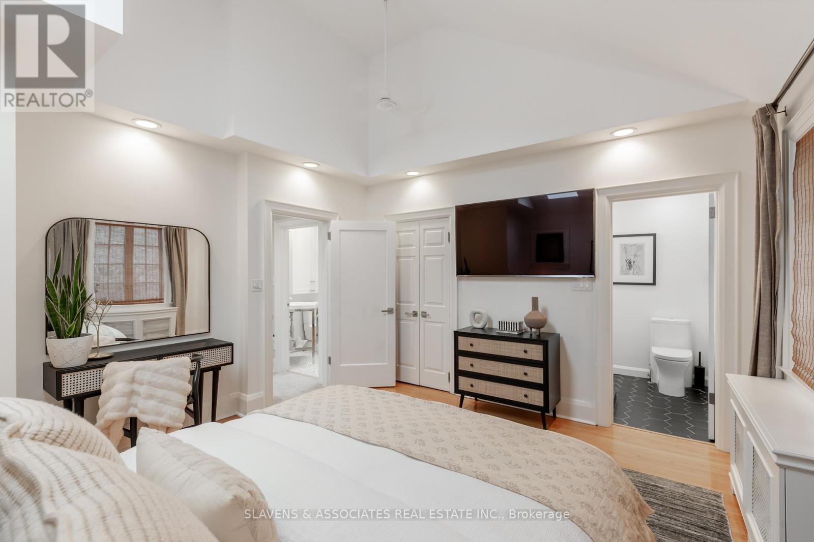 9 Elmsthorpe Avenue, Toronto, Ontario  M5P 2L5 - Photo 15 - C12692086