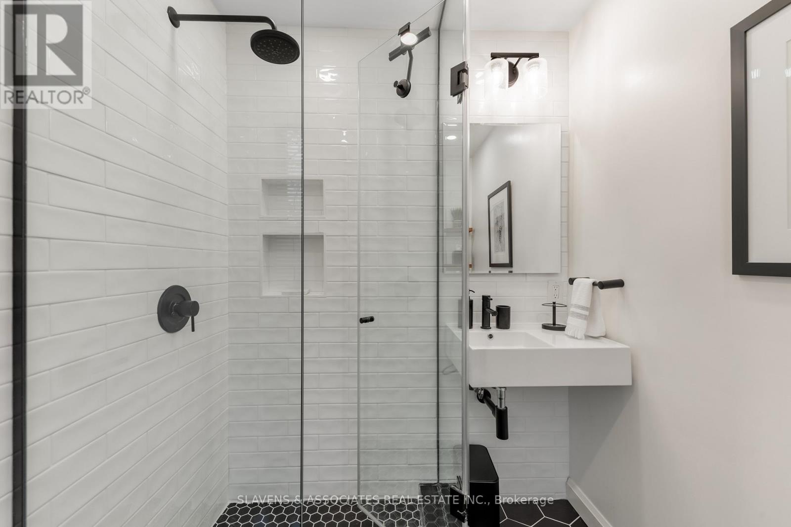 9 Elmsthorpe Avenue, Toronto, Ontario  M5P 2L5 - Photo 22 - C12692086