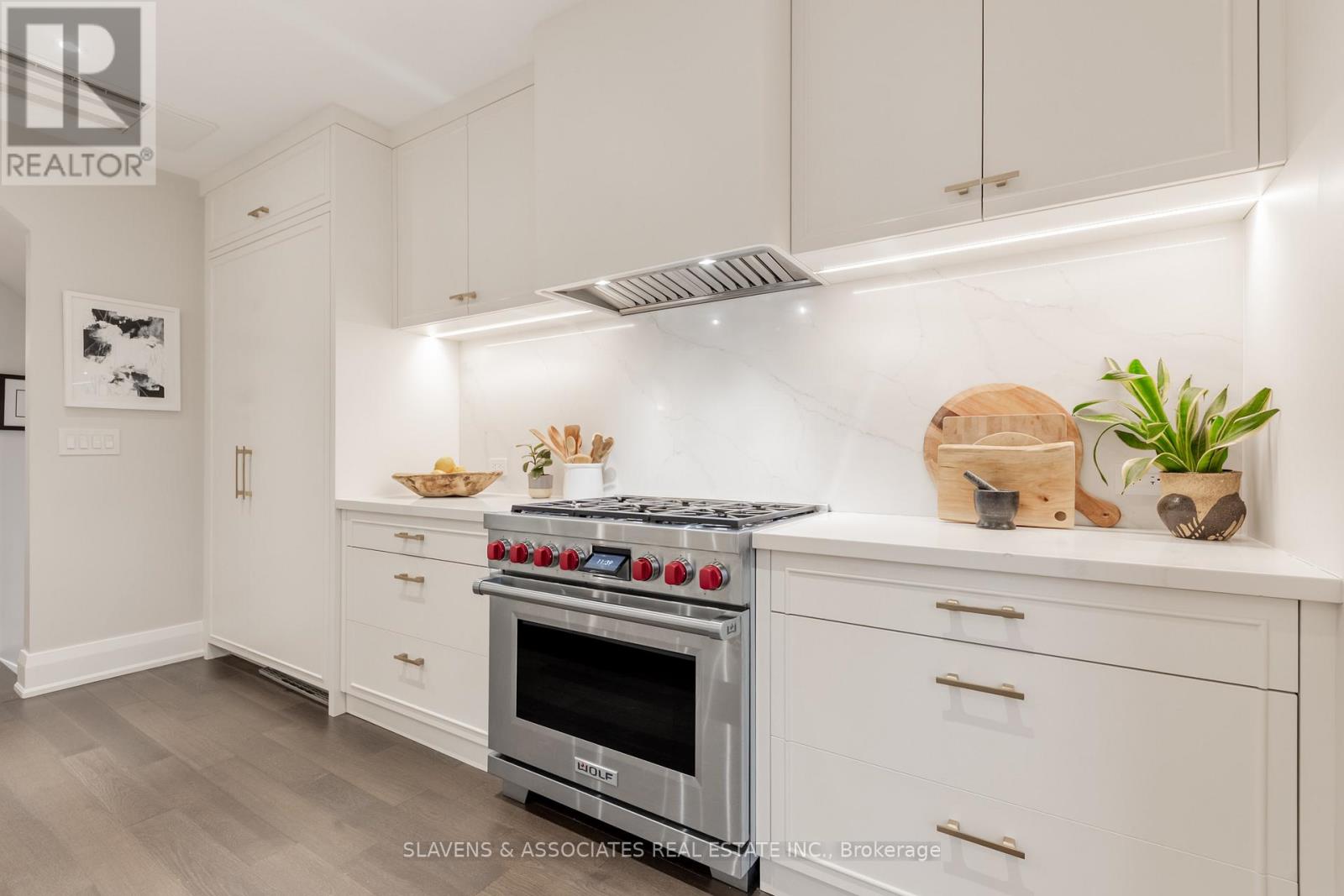 9 Elmsthorpe Avenue, Toronto, Ontario  M5P 2L5 - Photo 9 - C12692086