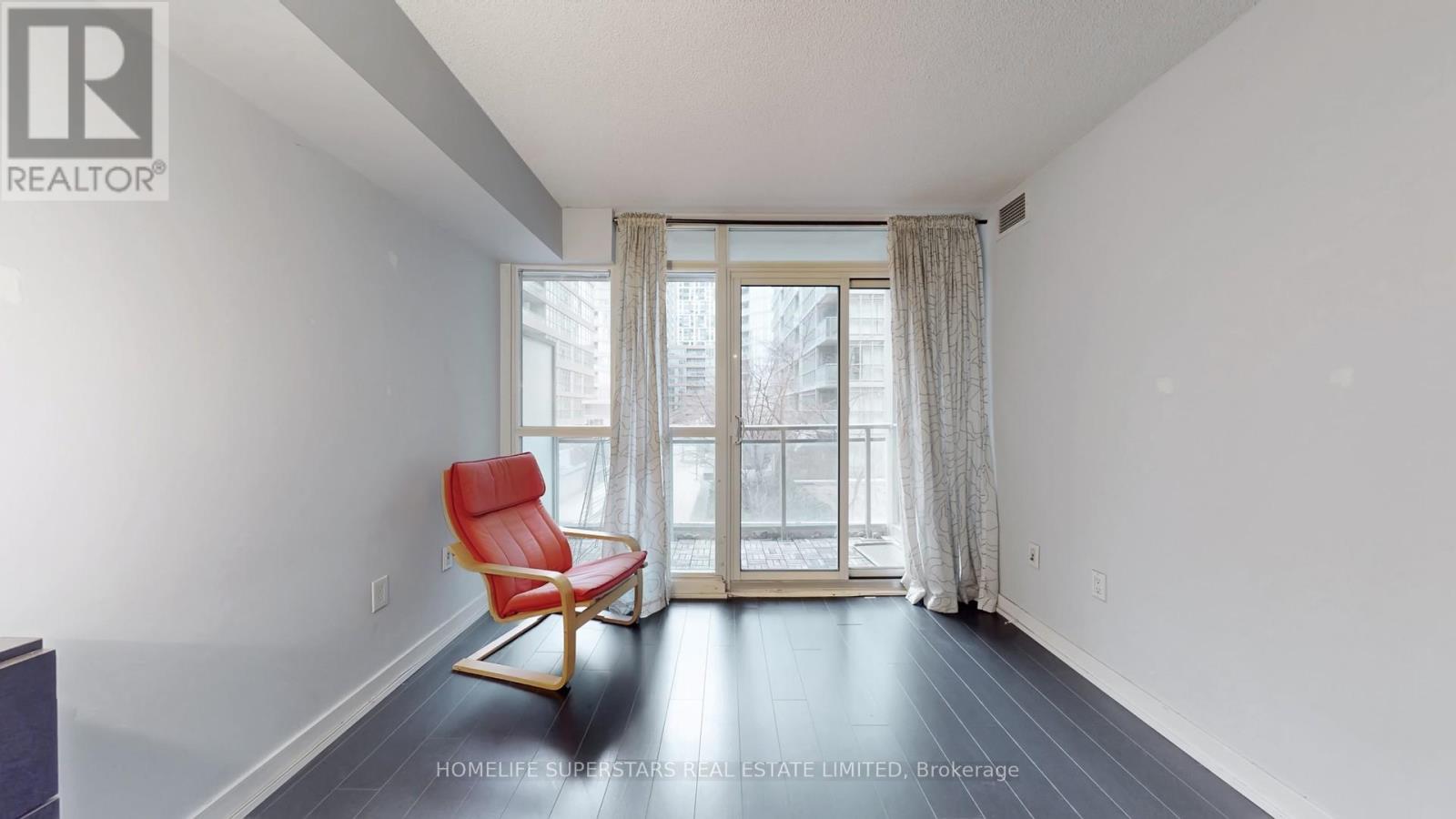 526 - 10 Capreol Court, Toronto, Ontario  M5V 4B3 - Photo 11 - C12692096