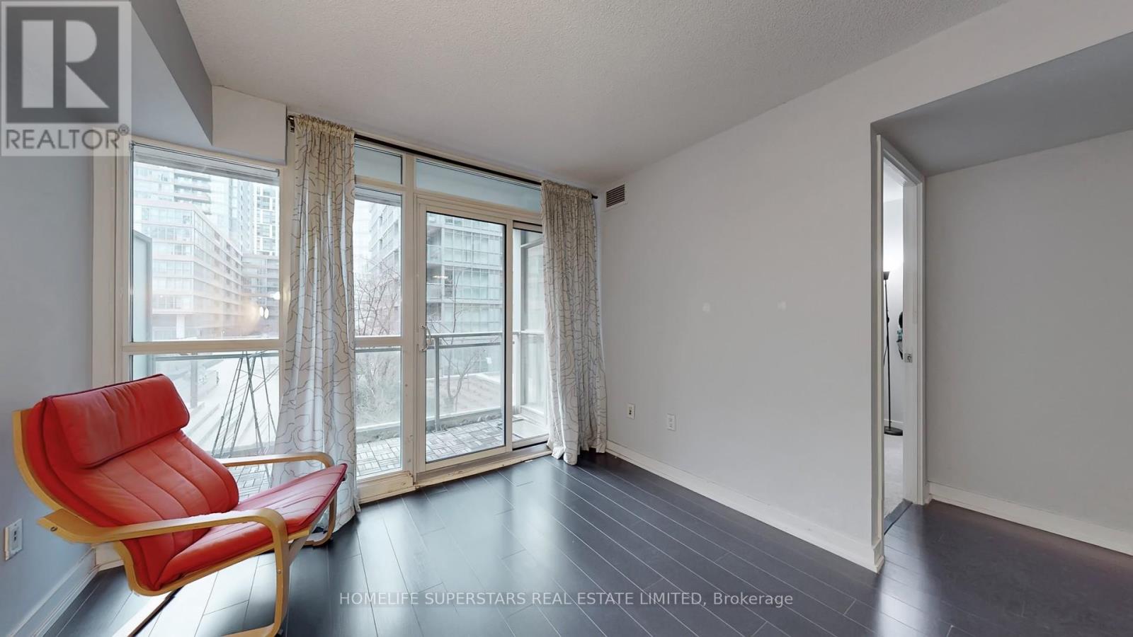 526 - 10 Capreol Court, Toronto, Ontario  M5V 4B3 - Photo 12 - C12692096