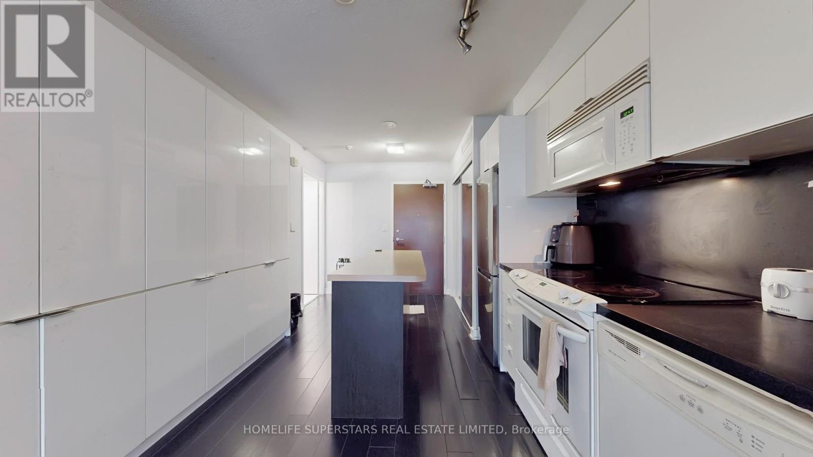 526 - 10 Capreol Court, Toronto, Ontario  M5V 4B3 - Photo 15 - C12692096