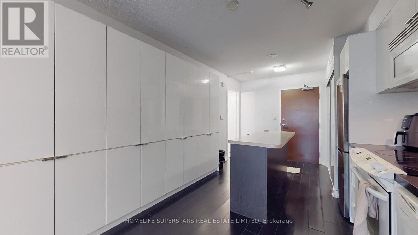 526 - 10 Capreol Court, Toronto, Ontario  M5V 4B3 - Photo 16 - C12692096