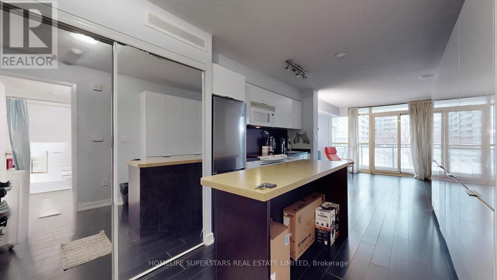 526 - 10 Capreol Court, Toronto, Ontario  M5V 4B3 - Photo 18 - C12692096